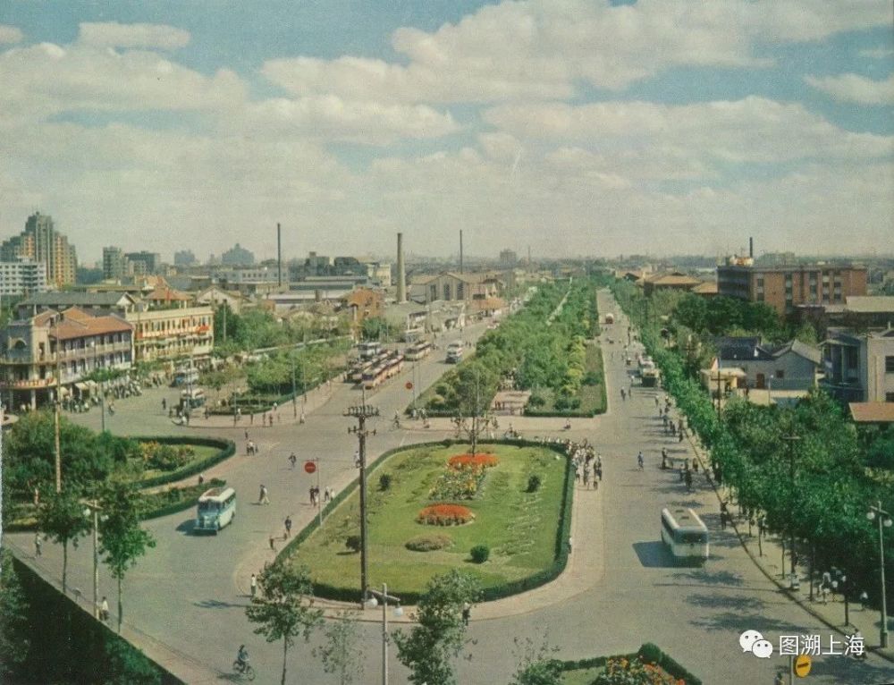 1973年 开辟43路区间车,自徐家汇起,经小闸镇,宜山路,桂林