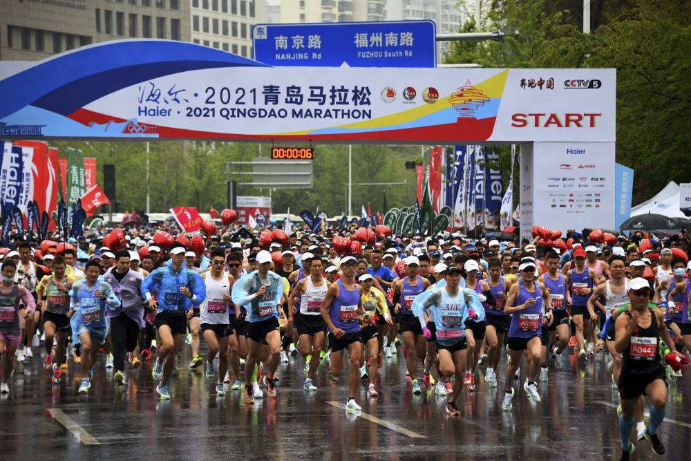 新华社照片,青岛(山东),2021年5月4日(体育)(1)马拉松——2021青岛