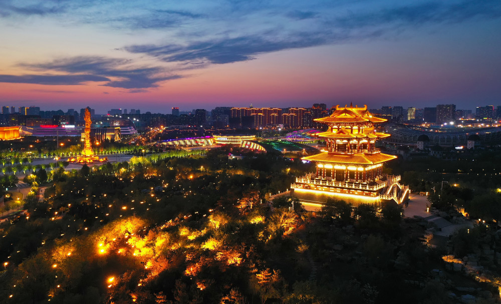 社会河北唐山流光溢彩南湖夜