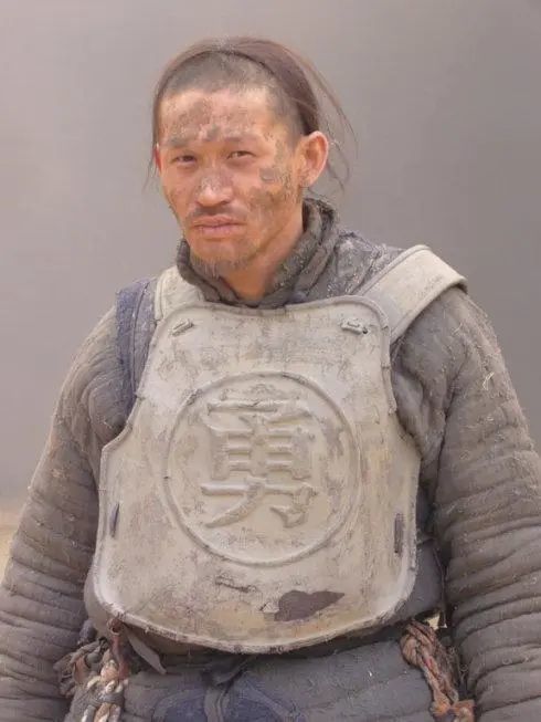 承包《悬崖之上》笑点的"老金",是"反派专业户",也是"b站老用户"