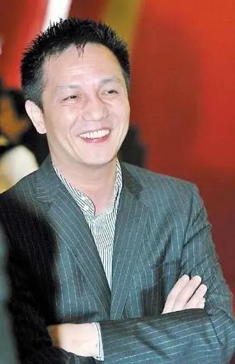 曾经的上海"首富"重新复出,从一个"地痞"怎样到上海首富