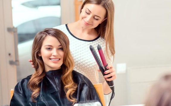 24岁美发店女老板自述经历:染上艾滋后不懂还有没有男人愿意娶我