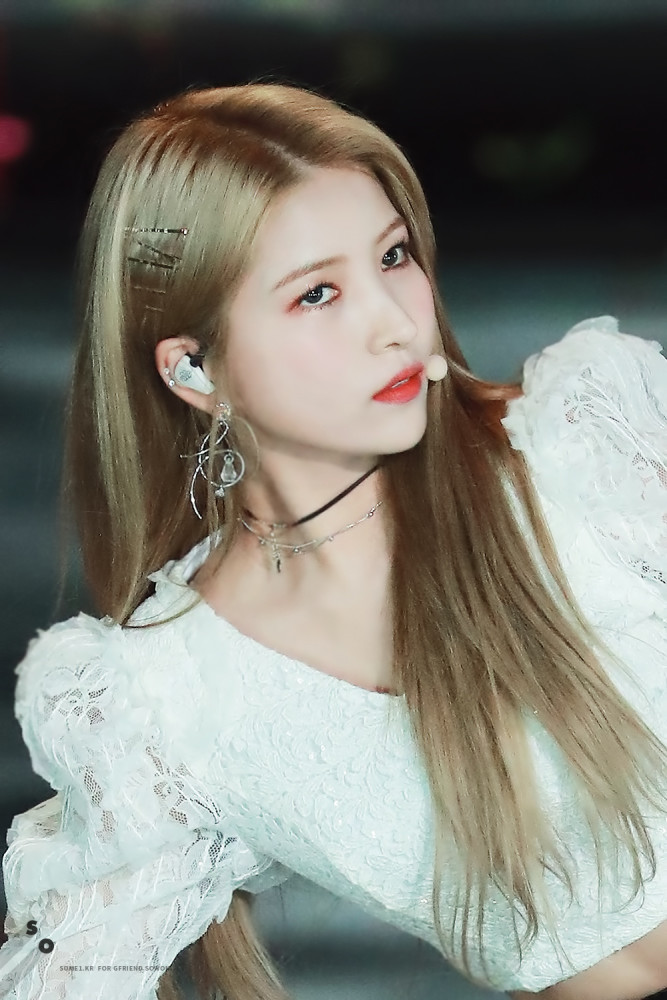 13 / 金艺琳14 / 申宥娜15 / 周子瑜16 / 金