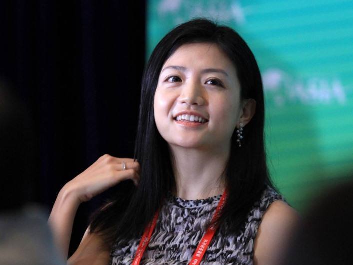 马云9年合伙人,37岁坐拥百亿身家,被称为女版巴菲特却至今未嫁