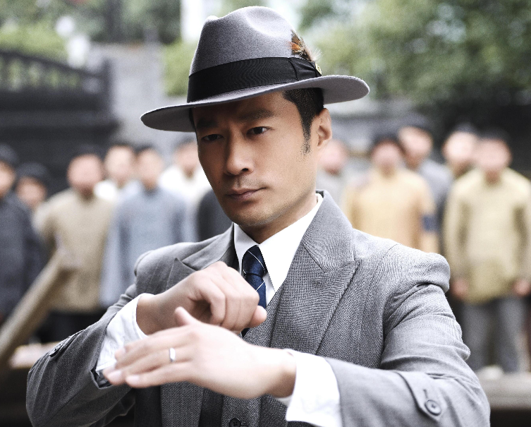 著名演员谭凯演了长达10年配角偶然的一次演戏还成全剧经典