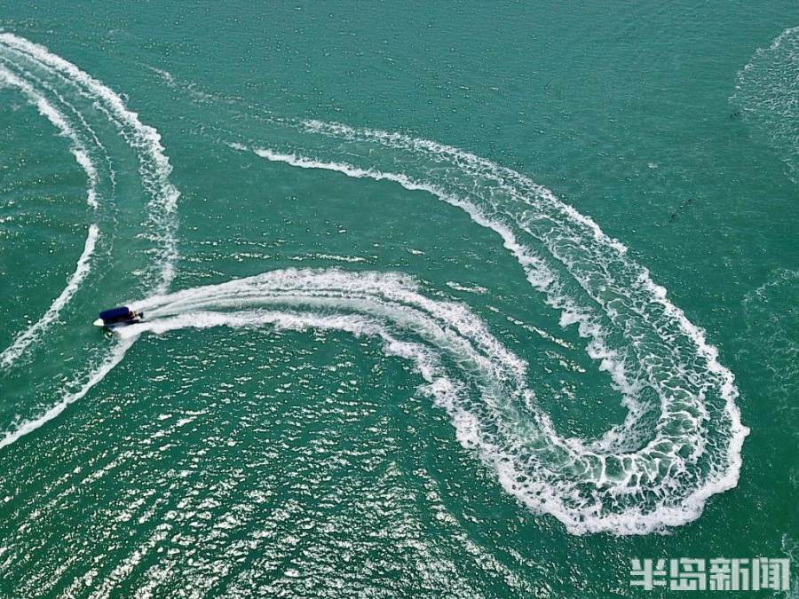 崂山太清游览区附近海湾游龙闹海