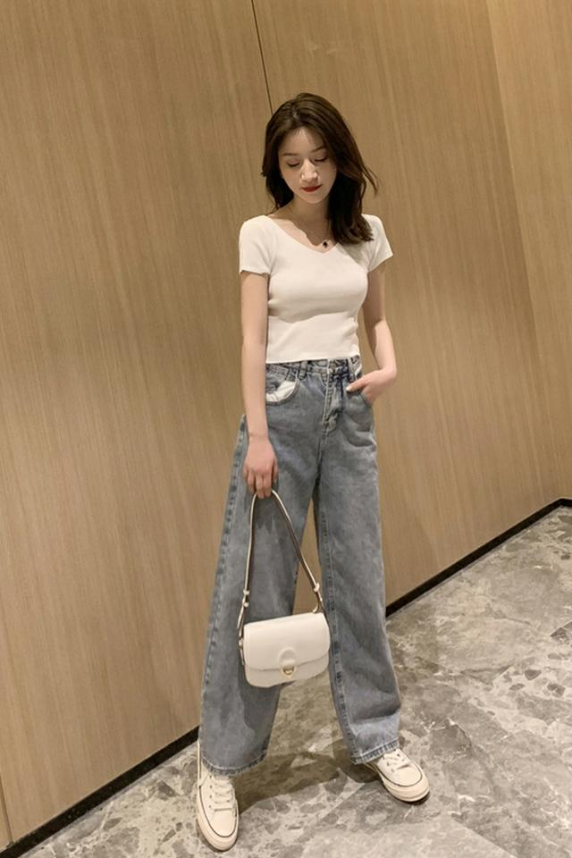 针织短袖搭一切!这么穿又瘦又时髦