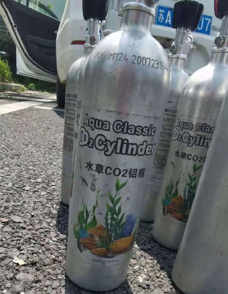 湖口一男子驾驶无牌车辆非法运输"笑气",严重可致人死亡!_腾讯新闻