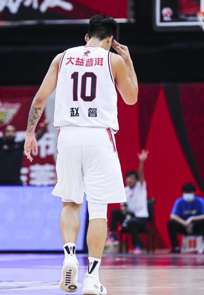 壁纸说:赵睿,广东男篮新领袖 - 赵睿多个照片拼一起潮流壁纸 - 实验室