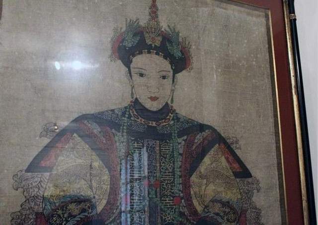 叶赫战败后,生怕会招来建州的报复,便要将布寨之女叶赫老女嫁给努尔哈