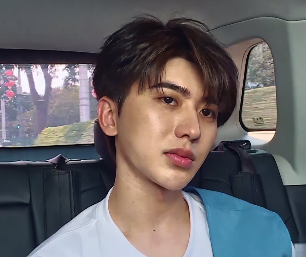 蔡徐坤流汗脱妆严重镜头拉近怼脸拍真实颜值令网友叹为观止