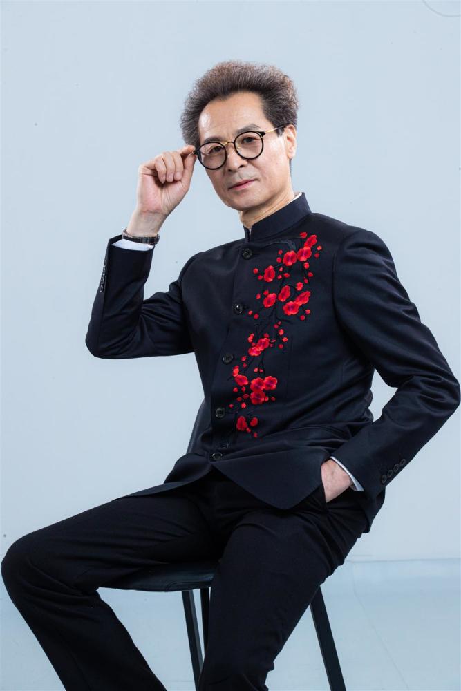 京剧名角李军改行开演唱会进军上海之春国际音乐节