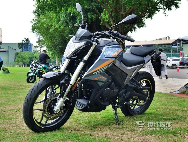 14800元宗申发布标配前后abs市售250街车中最便宜的250r