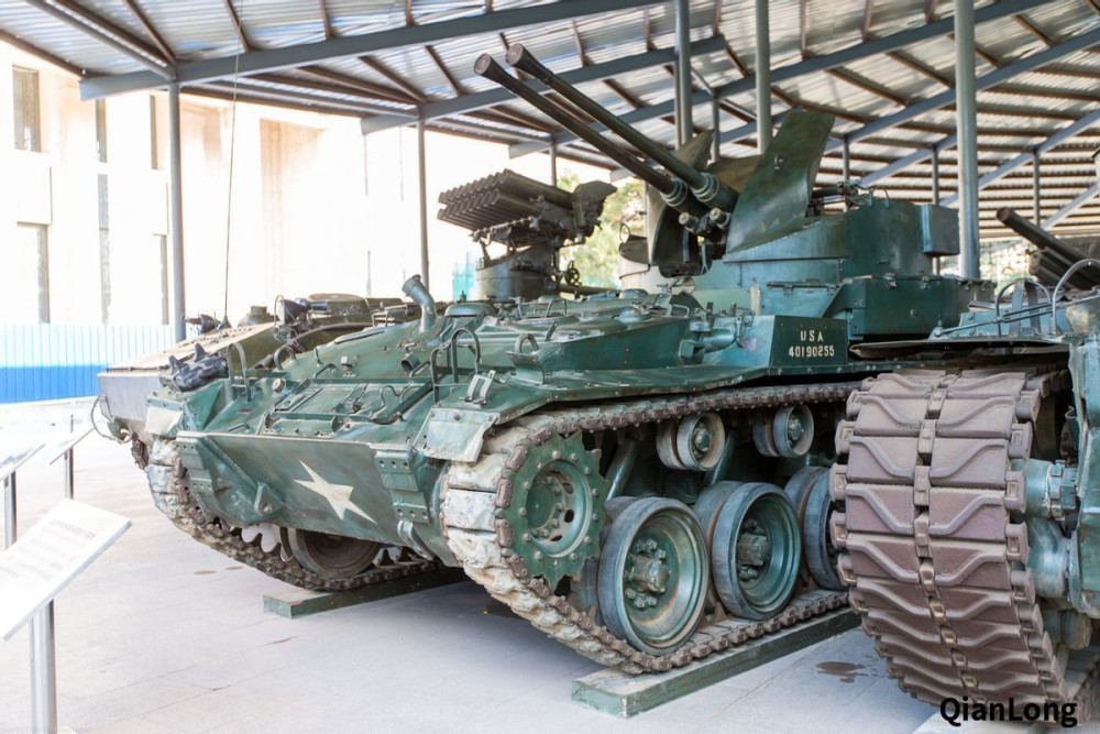 比如m3半履带车 四联装m2重机枪和m19自行高炮,都在朝鲜战场上给志愿