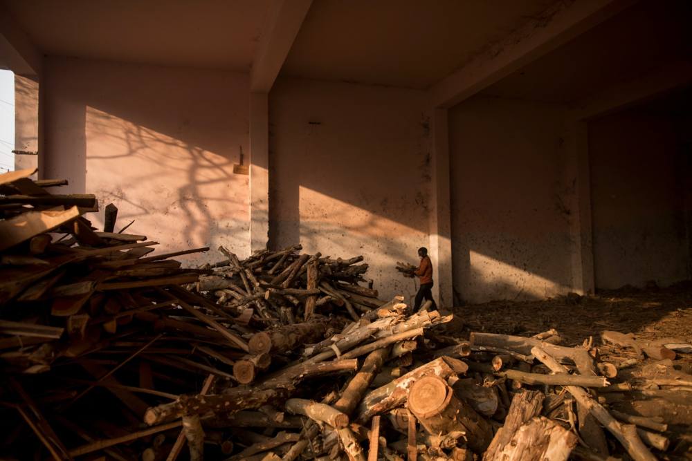 印度破2000万确诊22万死,火葬场不胜负荷