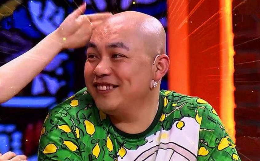 他是赵本山大徒弟因一电影被骂出娱乐圈今不做演员还月入百万