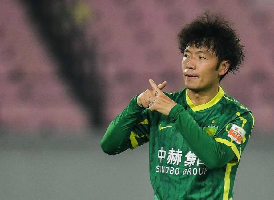 中超 中超裁判太业余！热议国安2-0：大连就中甲水平？赵旭日是球痞