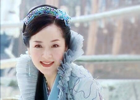 苗翠花恬妞的坎坷情路被印尼富豪骗婚生子又遭万梓良移情年轻女孩