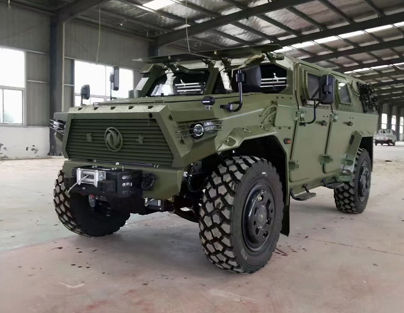 新疆老板花122万元买辆全新东风猛士,民用加强版,翻山越岭奔走四方