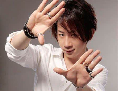 英国传奇魔术大师,弃魔从军,二战时用"魔法"巧妙变走德军炮弹|贾斯帕