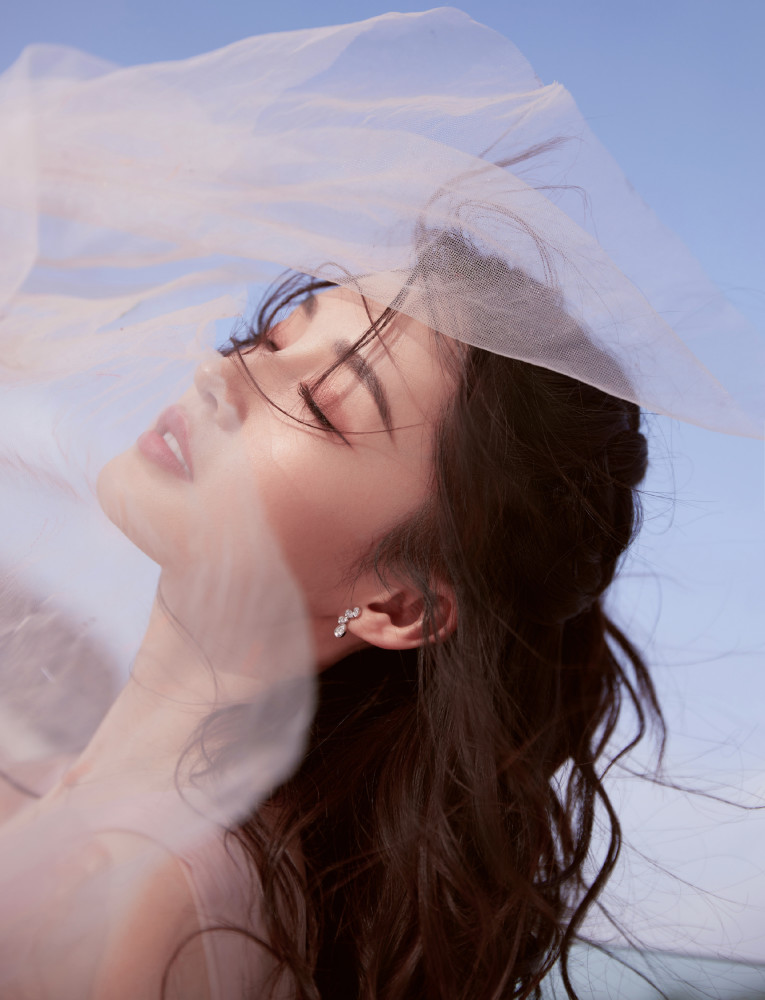 李沁樱花公主裙梦幻的已经在冒粉红色的泡泡了