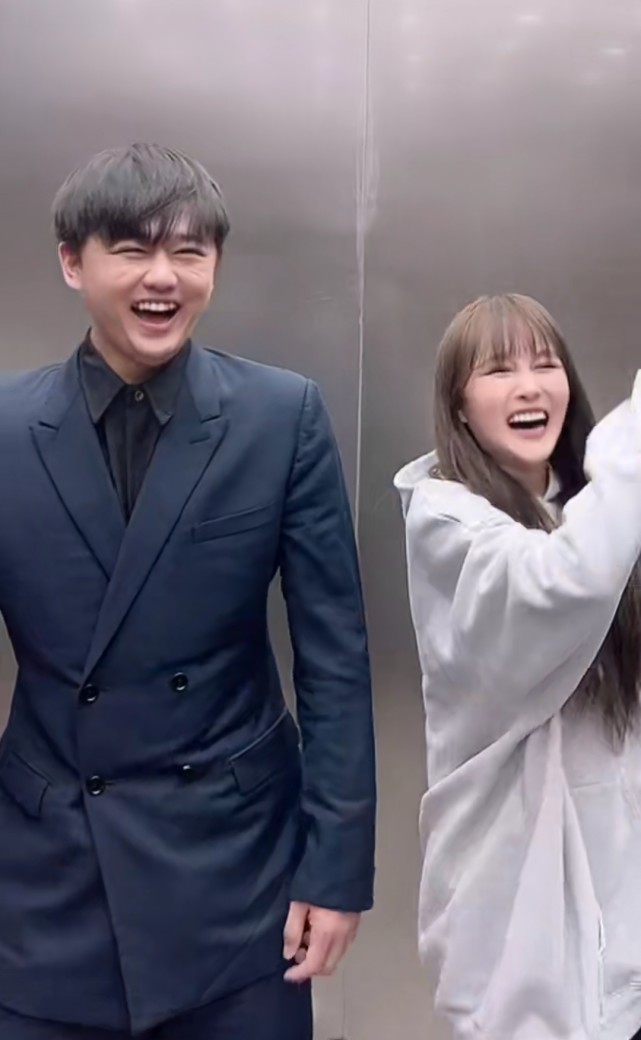 赵本山女儿球球疑似加入辛选球球发出和赵梦澈视频