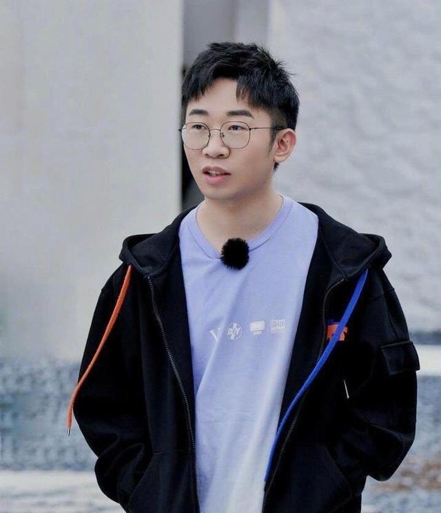 时代少年团新专辑销售额即将破亿!杨迪在线找弟弟们报销专辑_腾讯新闻