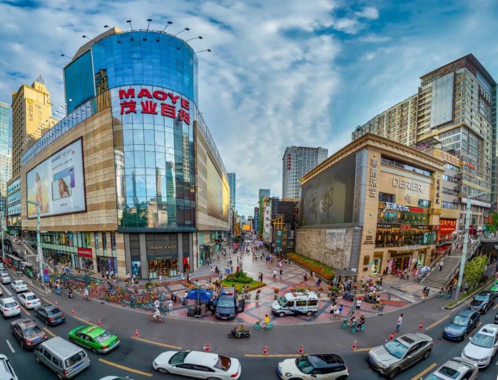 这也是锦江区继今年春节期间打造"十二月市"之"春熙闹灯""祈福小站"等