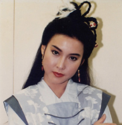 "最美紫衫龙王",和吴镇宇交往8年,今50岁容貌不输周慧敏