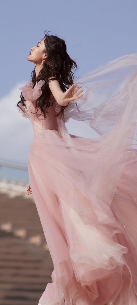 李沁樱花公主纱裙浪漫写真高清壁纸