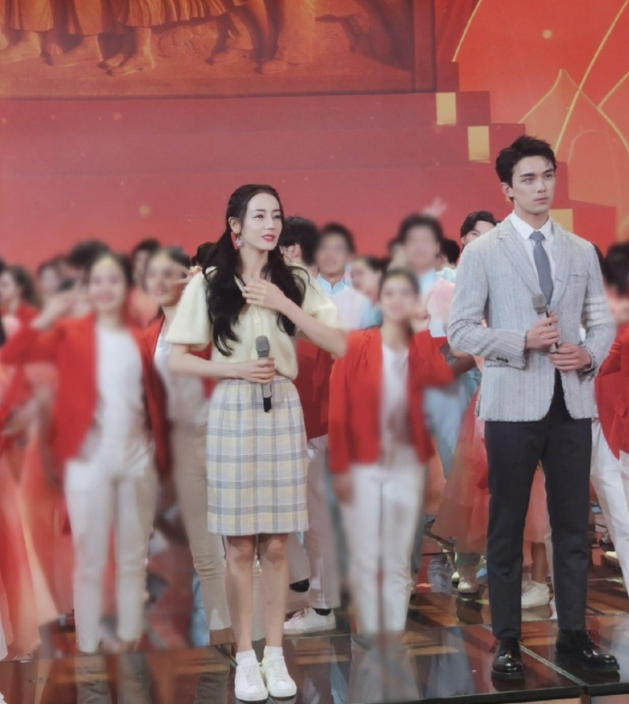 中央广播电视总台《奋斗正青春——2021年五四青年节特别节目》于5月4