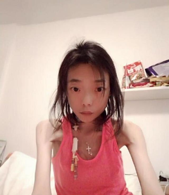 面对前妻对杨爱谨的指控,他还发文维护新女友,声称两人相恋是在离婚后