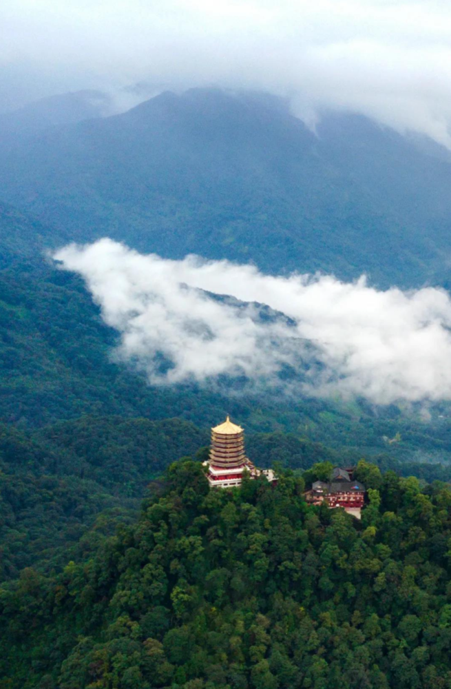《灵魂摆渡》以灵异故事讲述人间真情成都的武担山