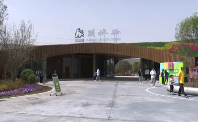 "三河一山"绿道中的驿站,就像是一个多功能的中转站,可以为市民游客