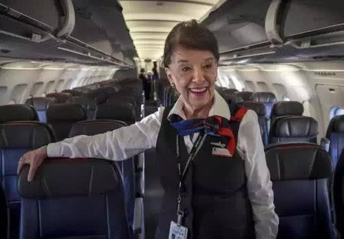 美国最惨空姐:7000米高空被吹走,坠落2分钟,94人航班仅她遇难