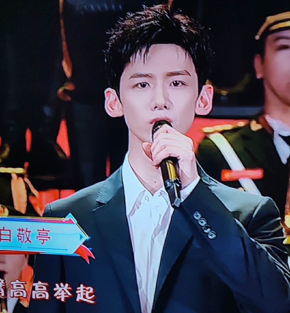 张彬彬和白敬亭的《军礼》也是看点十足.