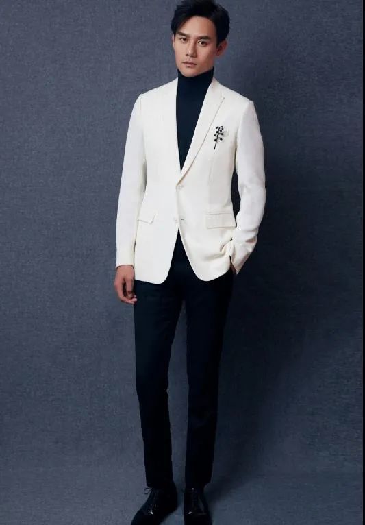 会穿白西装的男孩子,个个都是白马王子