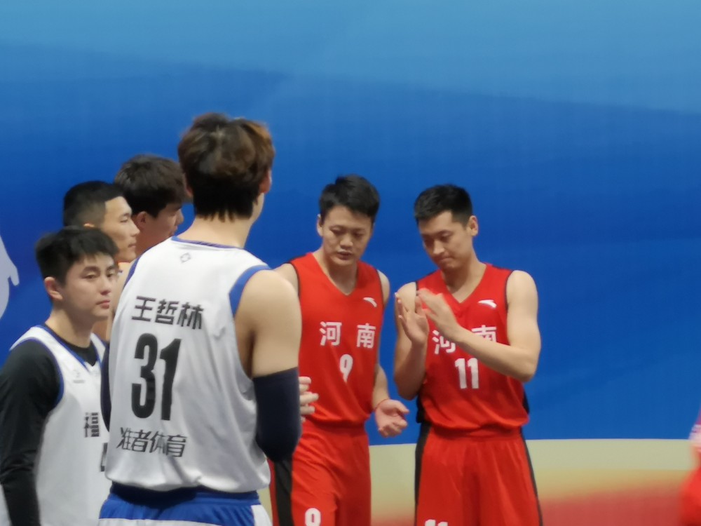 姜宇星缺阵,郭艾伦堂弟率队击败河南_腾讯新闻