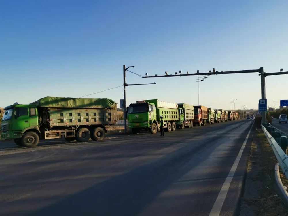 一举查获在g207国道朝克乌拉派出所毛登中队锡林浩特市公安局