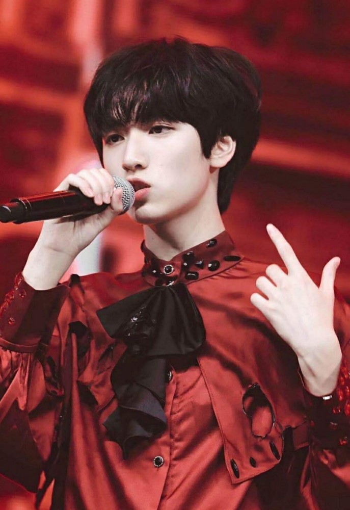 明星头像丨严浩翔那些惊艳到你的照片绝了