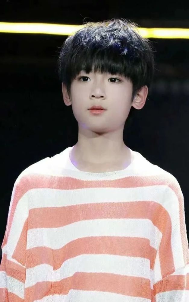 爱豆张俊豪壁纸