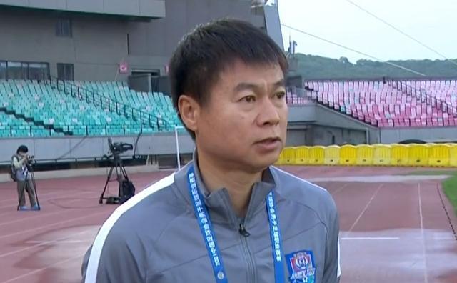 马尔康 1-0！中超又1黑马杀入亚冠区，暴力红牌：悍将双腿飞踹险废掉外援
