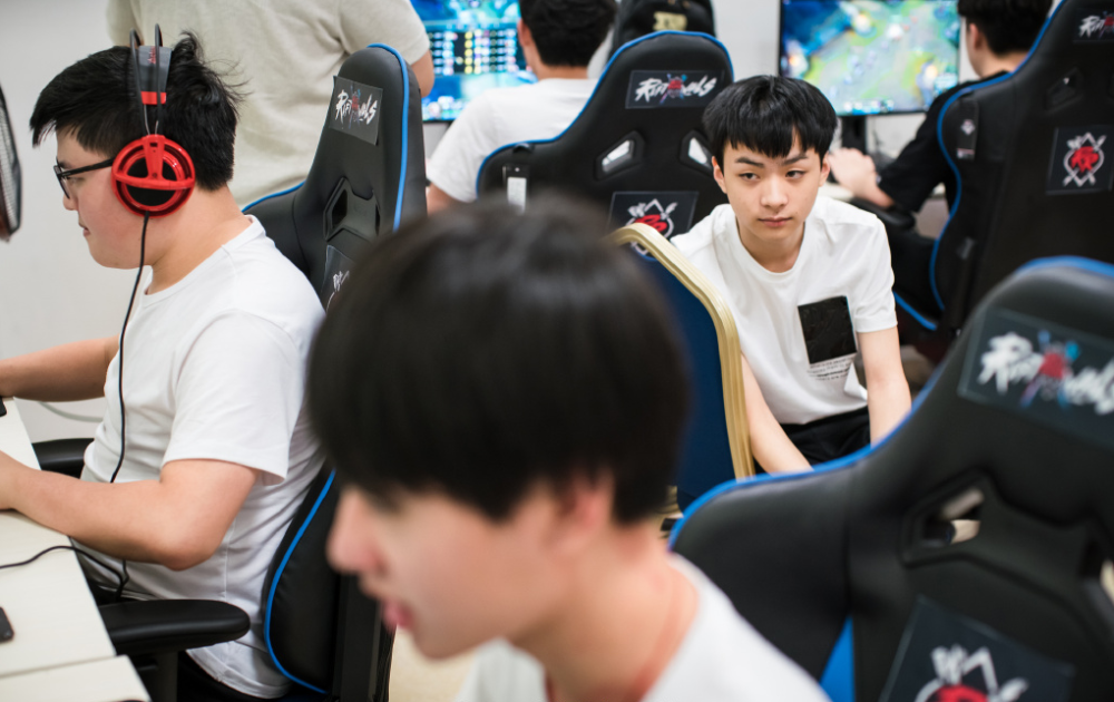 不敌WE二队，走A怪止步常规赛，你还记得走A怪吗？