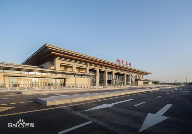 曲阜市两座火车站,其中东站面积2万平方米,站台规模为4台9线