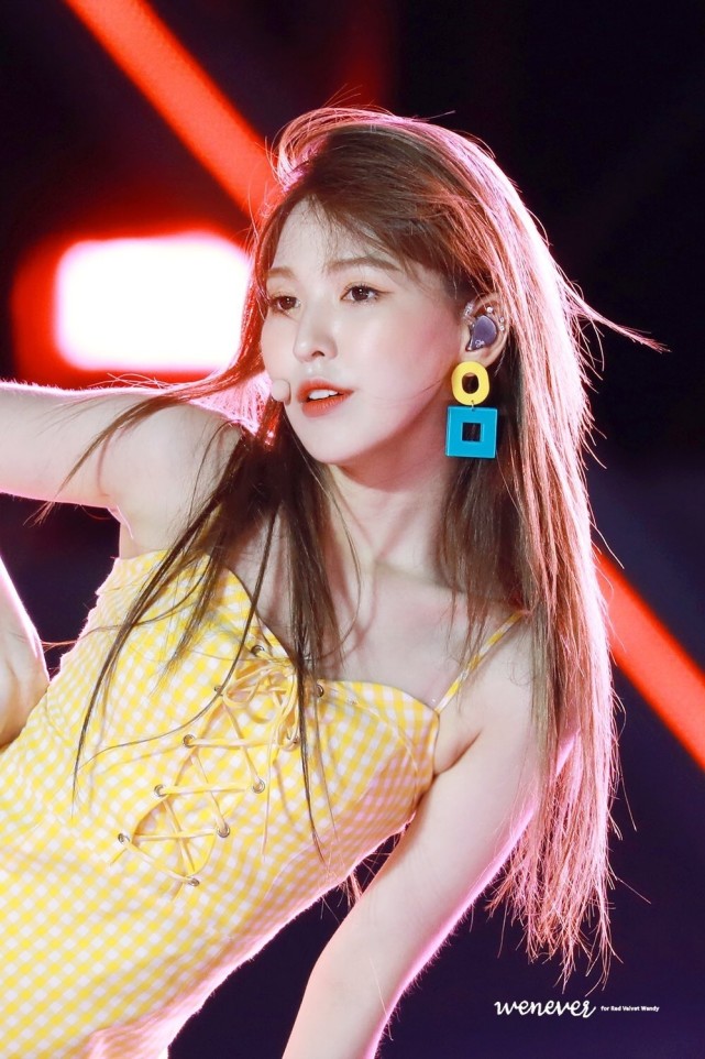 02 - 孙胜完01 - 裴珠泫(排名不分先后)本期包括:背带裙/背心/吊带