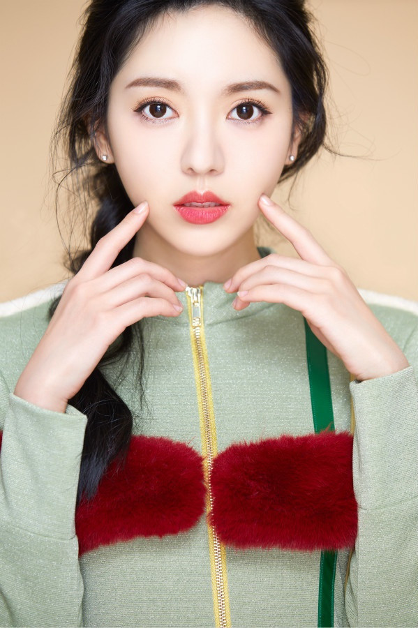 《旋风少女》曲光雅,曾是童星加入过snh48,今变网红脸还被质疑整容