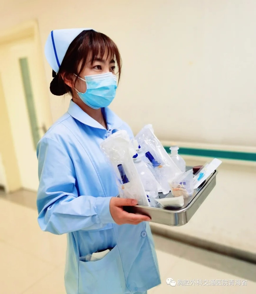 穿过病区的走廊让我走进你的病房您好我是您的责任护士