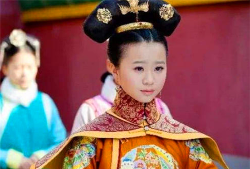 位博尔济吉特氏作为皇后,是孝庄太后的侄孙女,科尔沁贝勒绰尔济的女儿