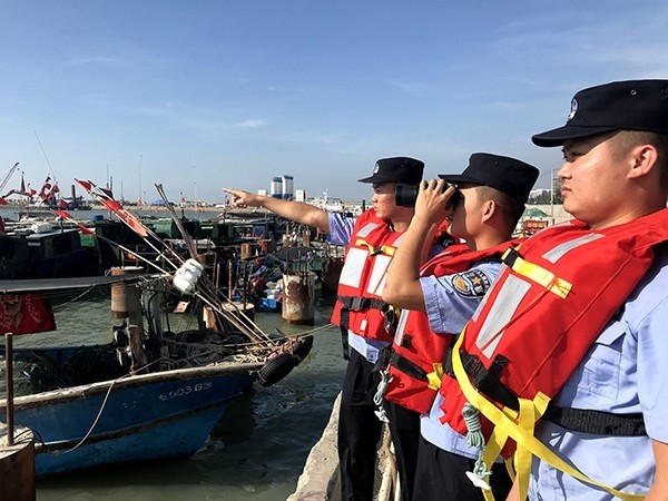 海南海岸警察五一期间护航辖区景区平安