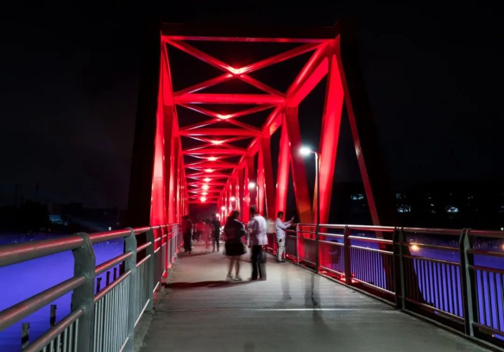 炫酷奉化彩虹桥惊艳亮相七彩光芒闪耀夜空位置就在